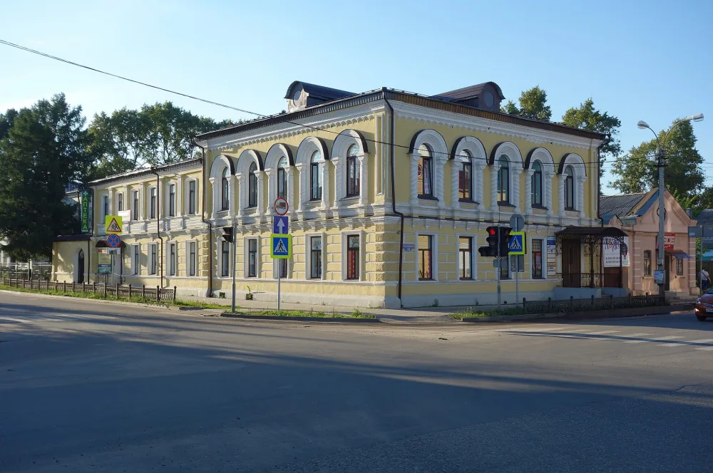 Усадьба городская (гимназия Собцовой) (Кимры)