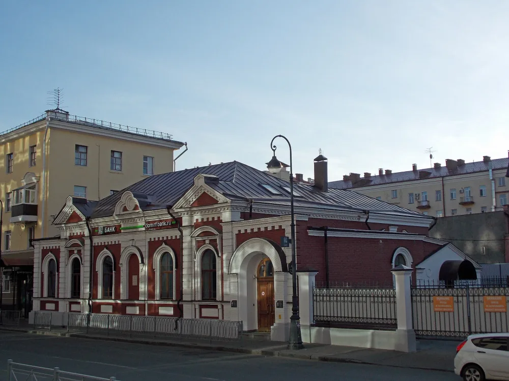 Спасо-Преображенская церковь с трапезной храмового комплекса (Казань)