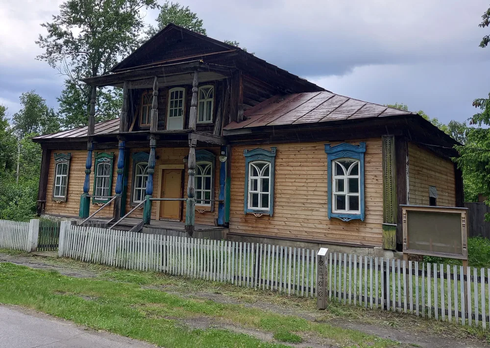 Жилой дом для фабричного специалиста