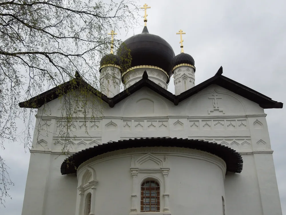 Церковь (Старая Русса)