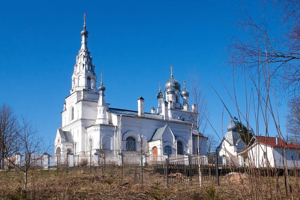 Покровская церковь с приделами Петра и Павла