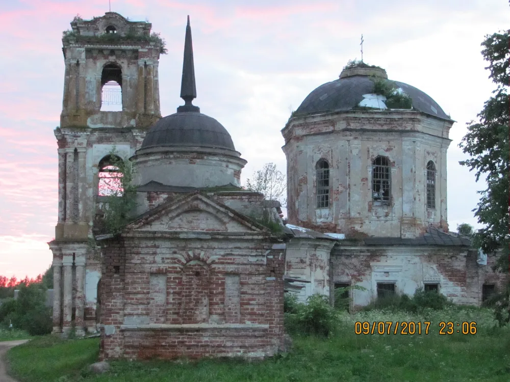 Троицкая церковь в Первитине