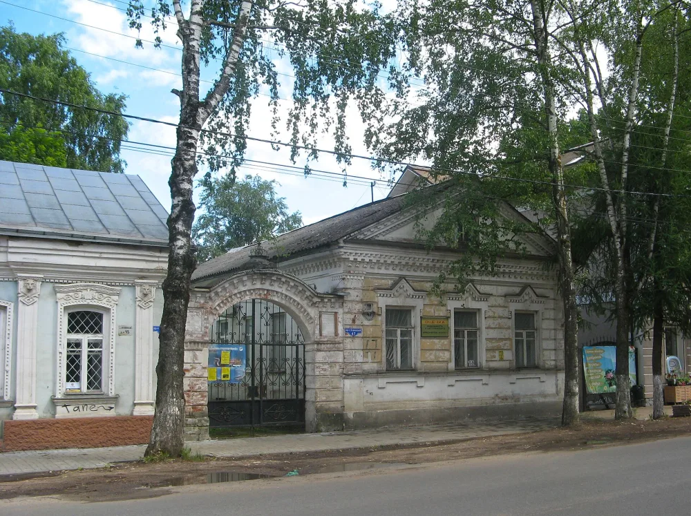Жилой дом (Осташков)