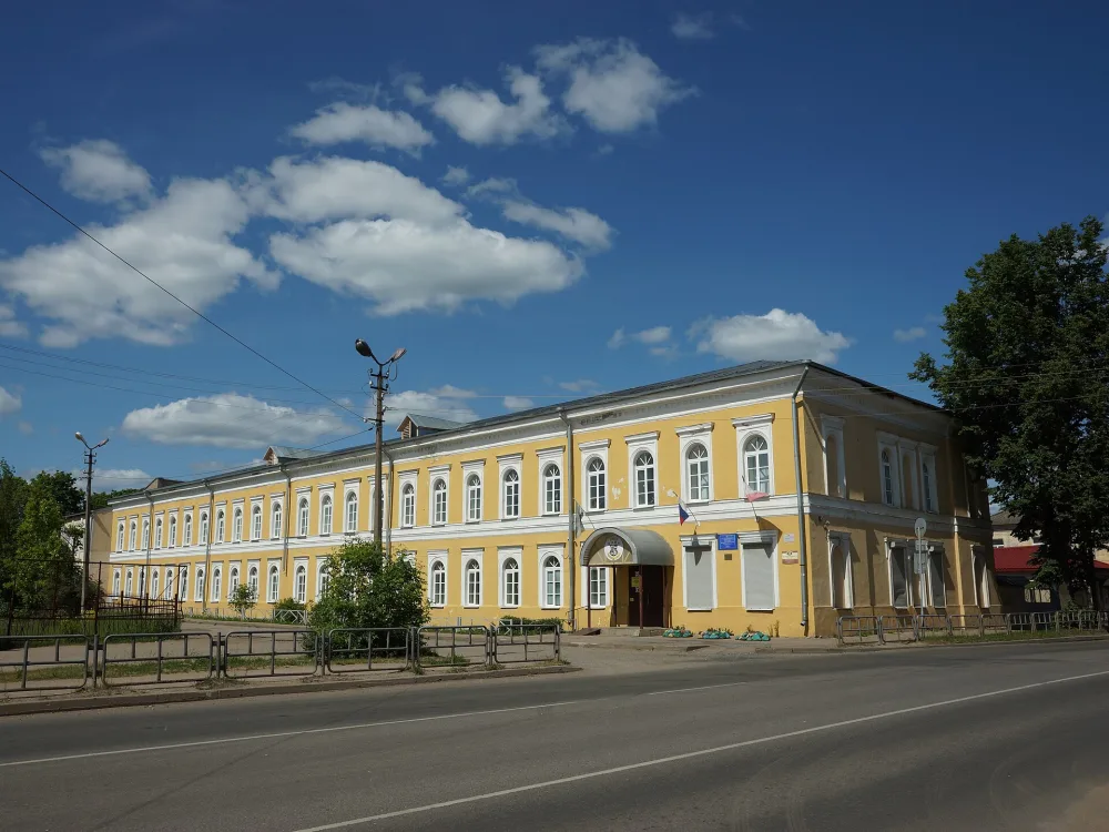 Здание духовного училища (Боровичи)