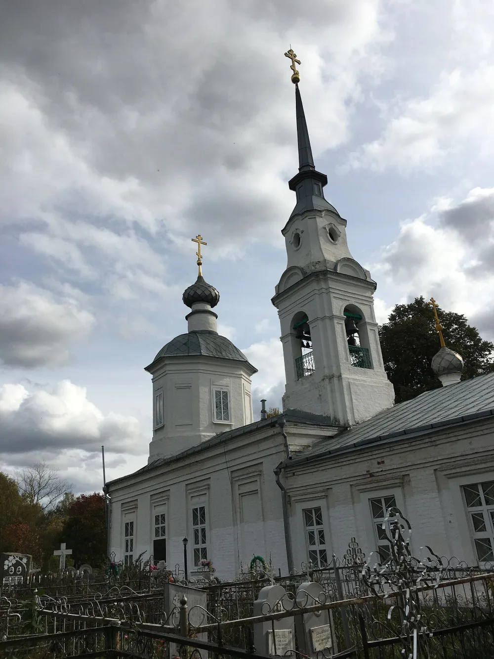улица Гагарина 22, здание церкви