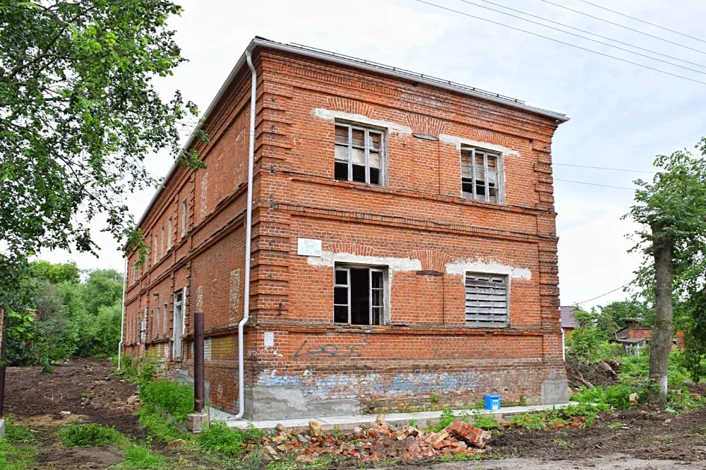 Административное здание (Любичи)