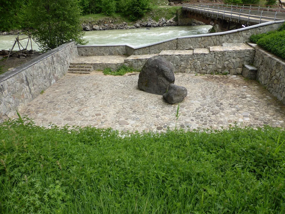 Камень Карчи