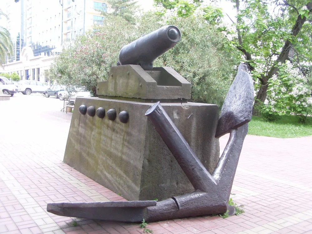 Монумент Якорь и пушка (Сочи)