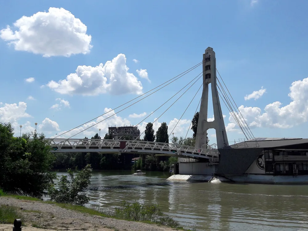 Поцелуев мост