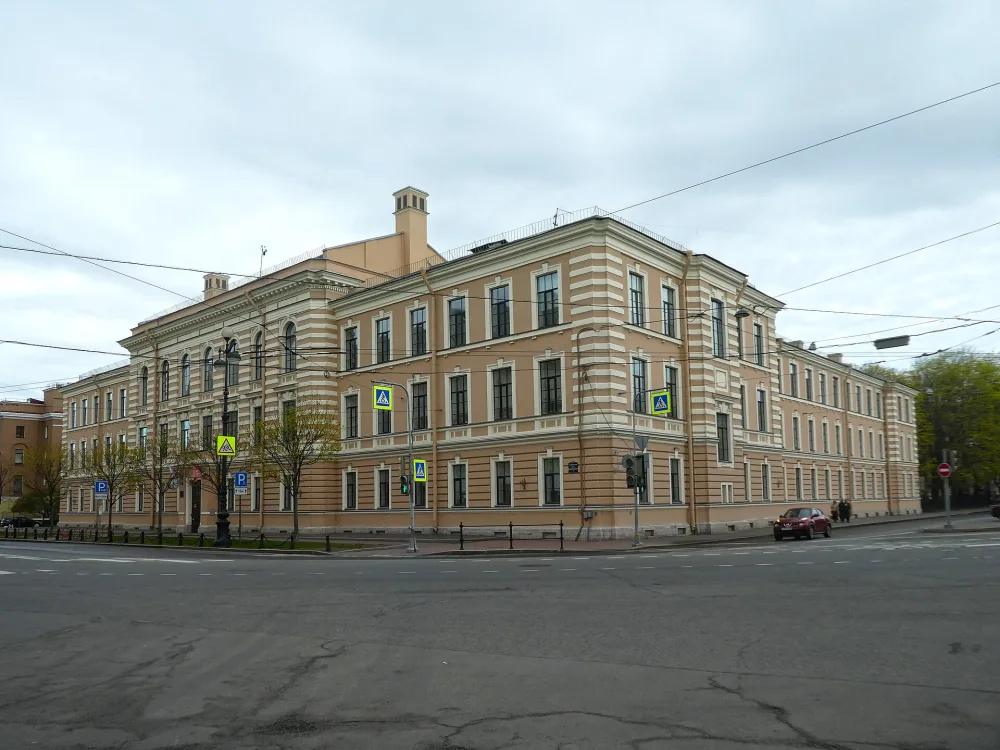 Здание гимназии принцессы Е.М. Ольденбургской и Первого Мариинского женского училища