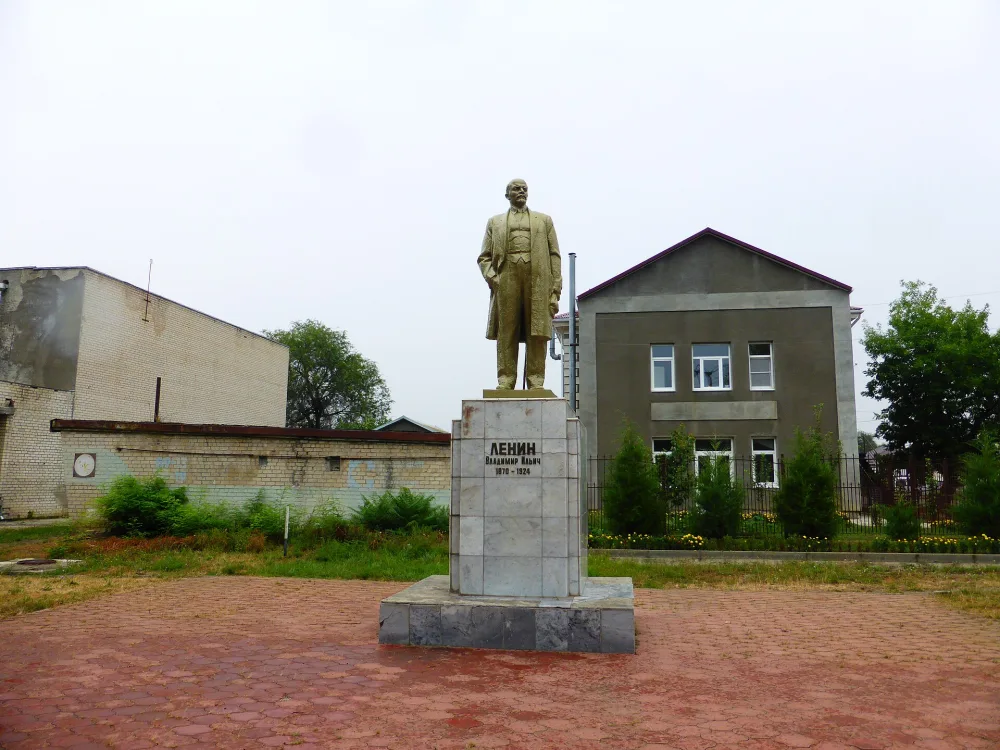 Памятник В.И. Ленину (Невинномысск)