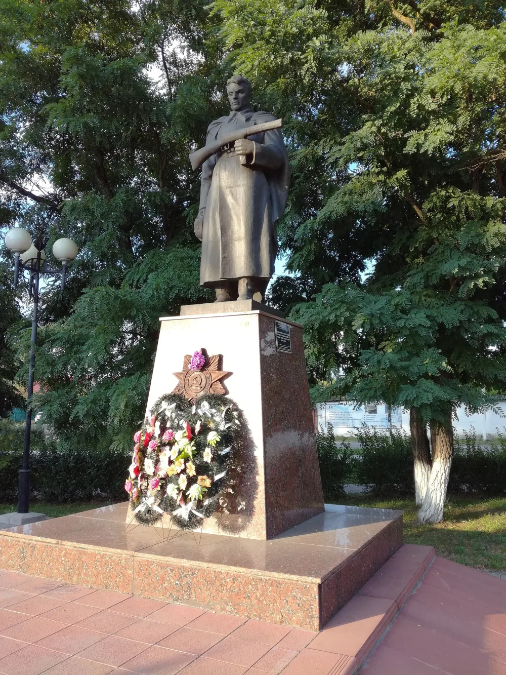 Братская могила 66 советских воинов, погибших в боях с фашистскими захватчиками