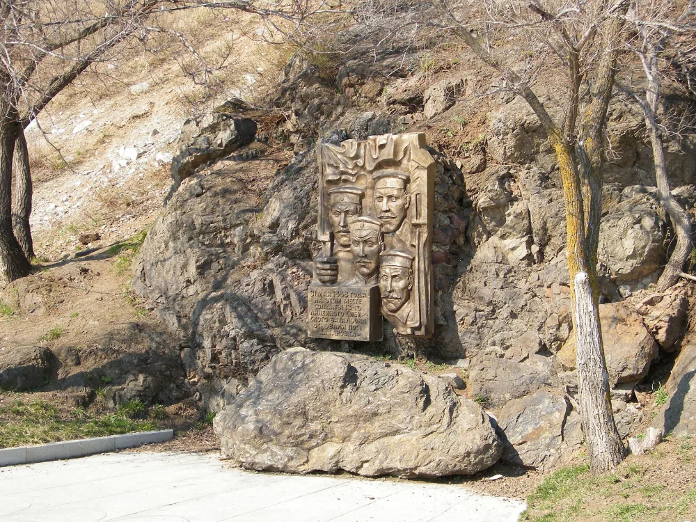 Амурский утёс — место высадки солдат 13-го линейного батальона и основания поста Хабаровка