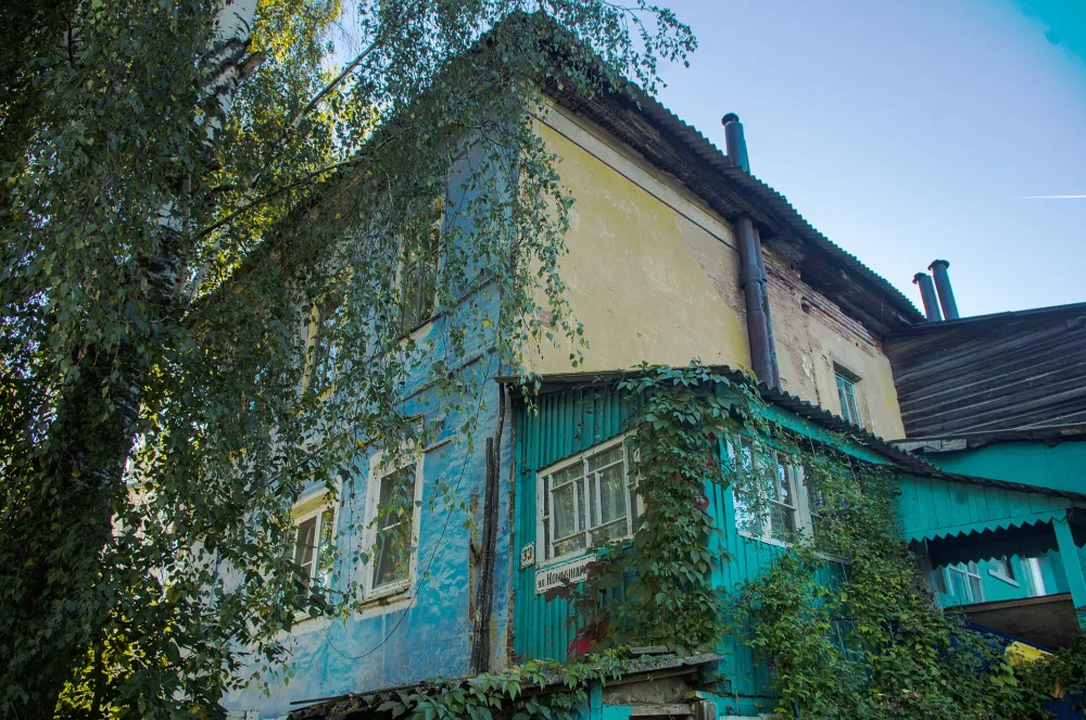 Дом Иконникова с конюшней и лавкой (Крапивна)