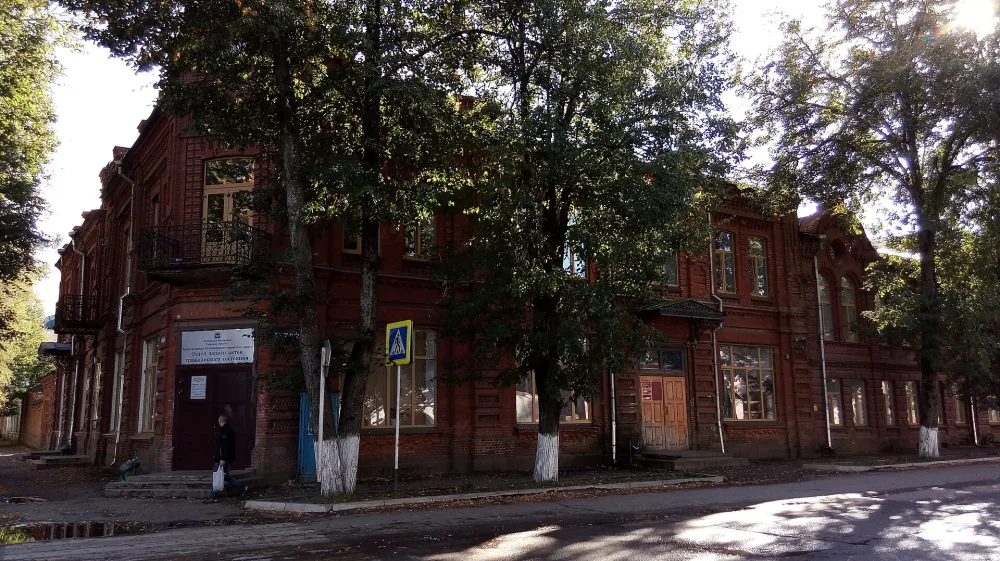 Здание, где помещался уездный комитет РКП(б) (Осташков)