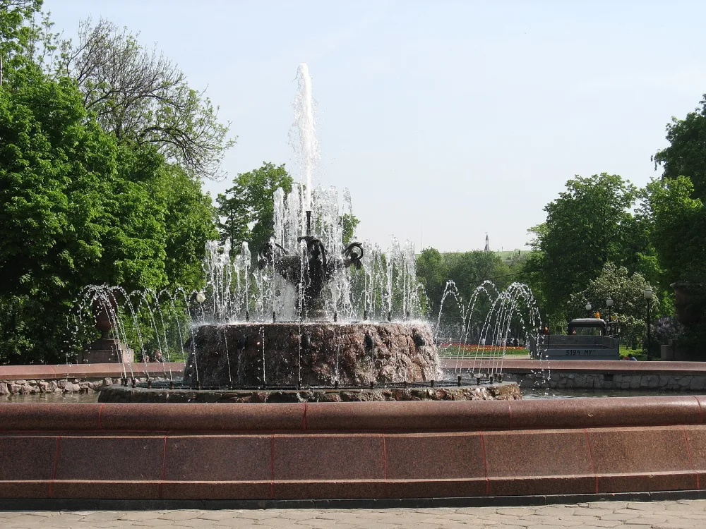 Сквер на Болотной площади (3,8 га) (Якиманка)