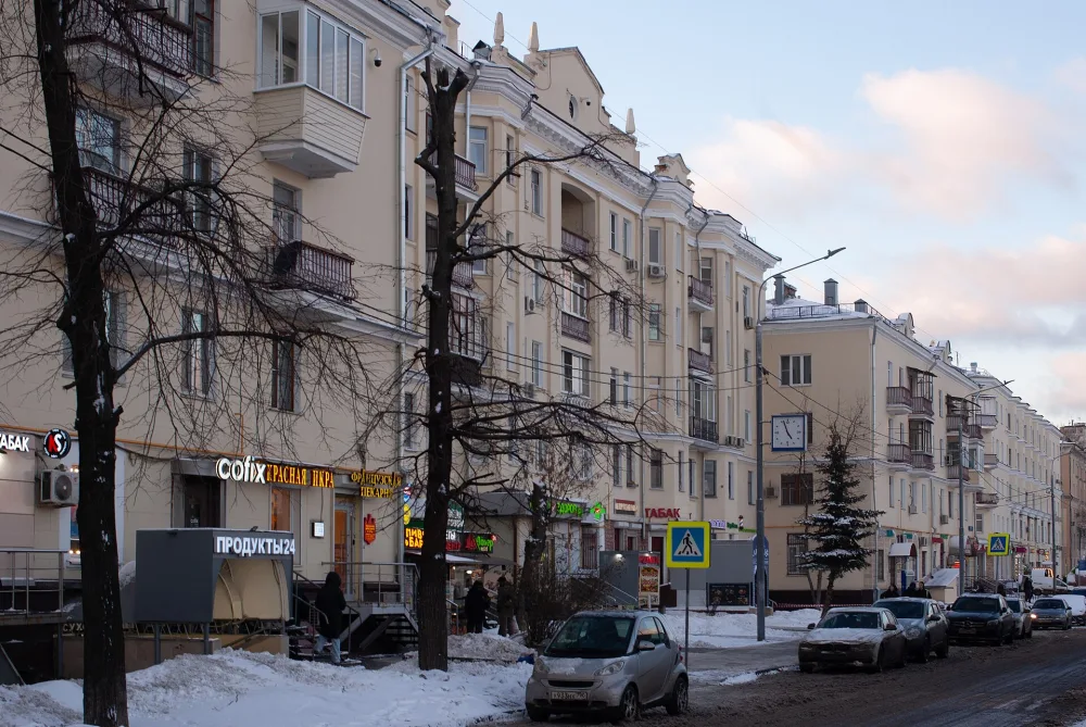 Южнопортовая улица 18, Жилой дом