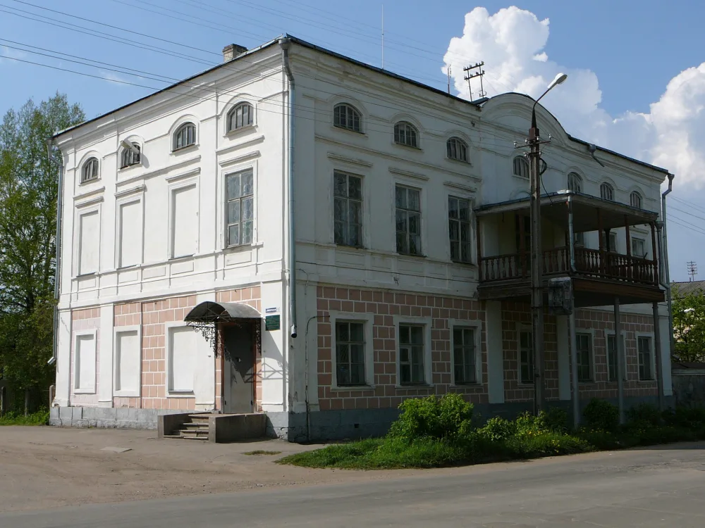 Административное здание (Вышний Волочёк)