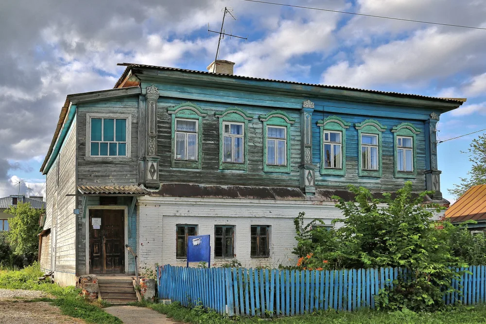 Жилой дом (Октябрьская)