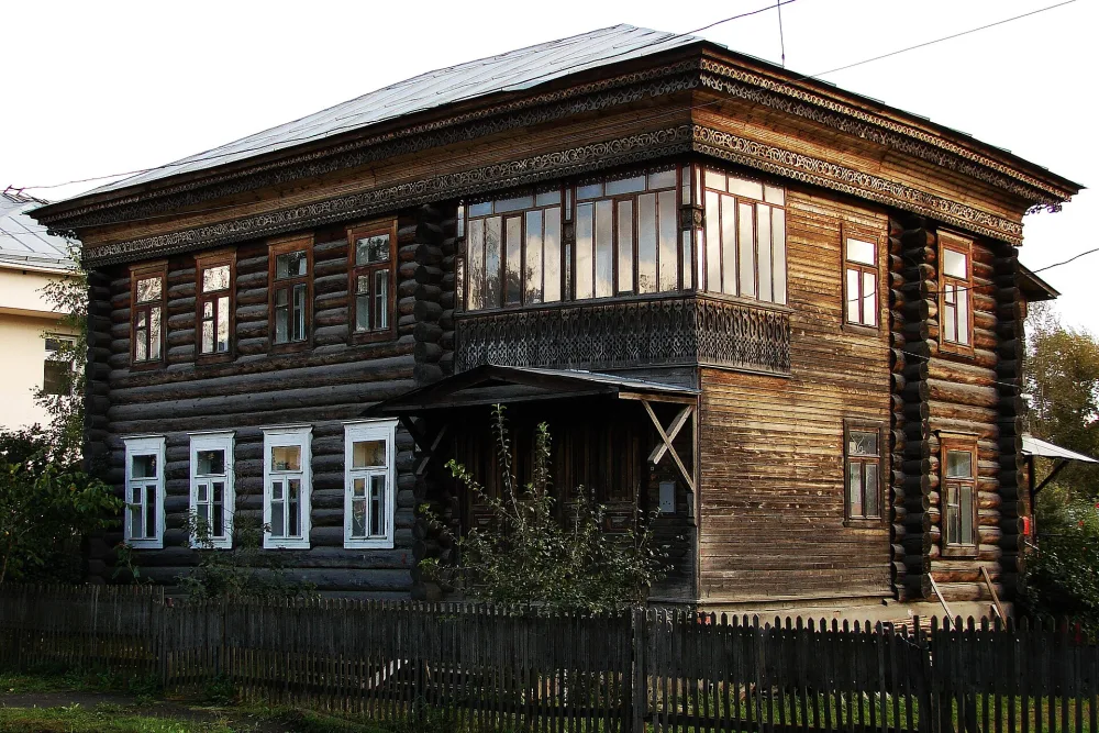 Жилой дом (Вологдиной)