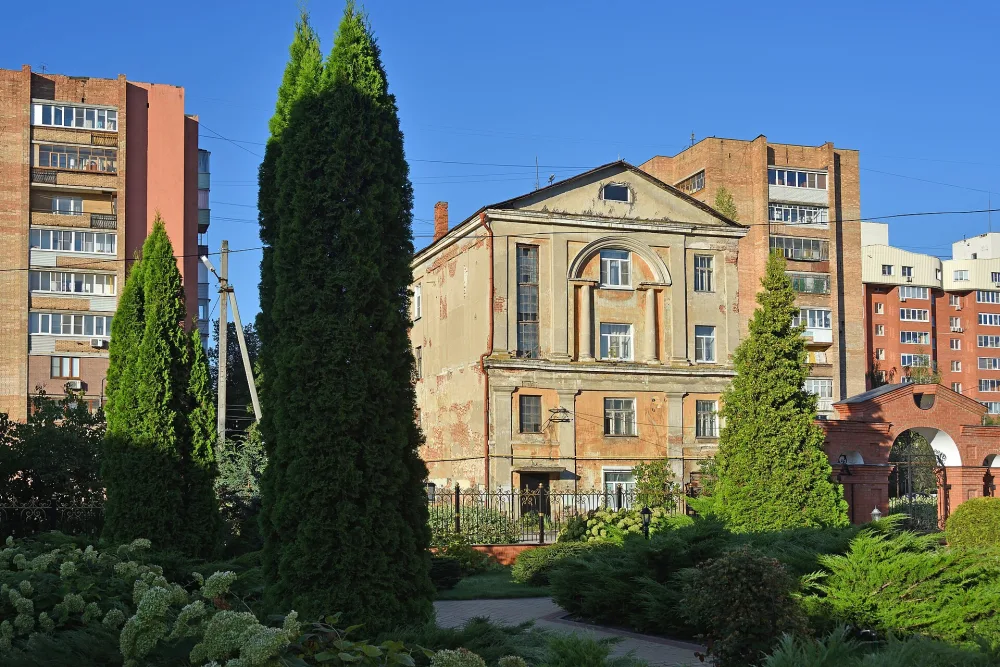 Улица Фурманова 58, Церковь великомученицы Варвары надвратная