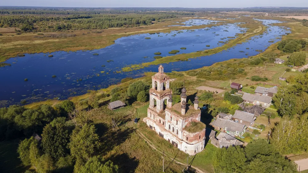 Церковь Успенская с живописью (Присеки)