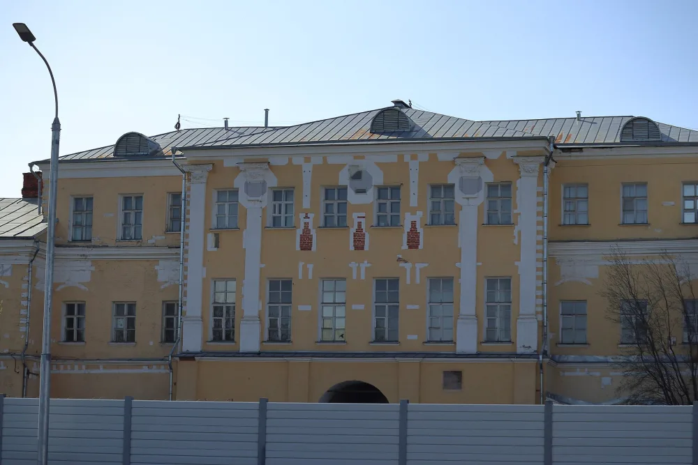 2-я Бауманская улица 3, Палаты Петра Первого