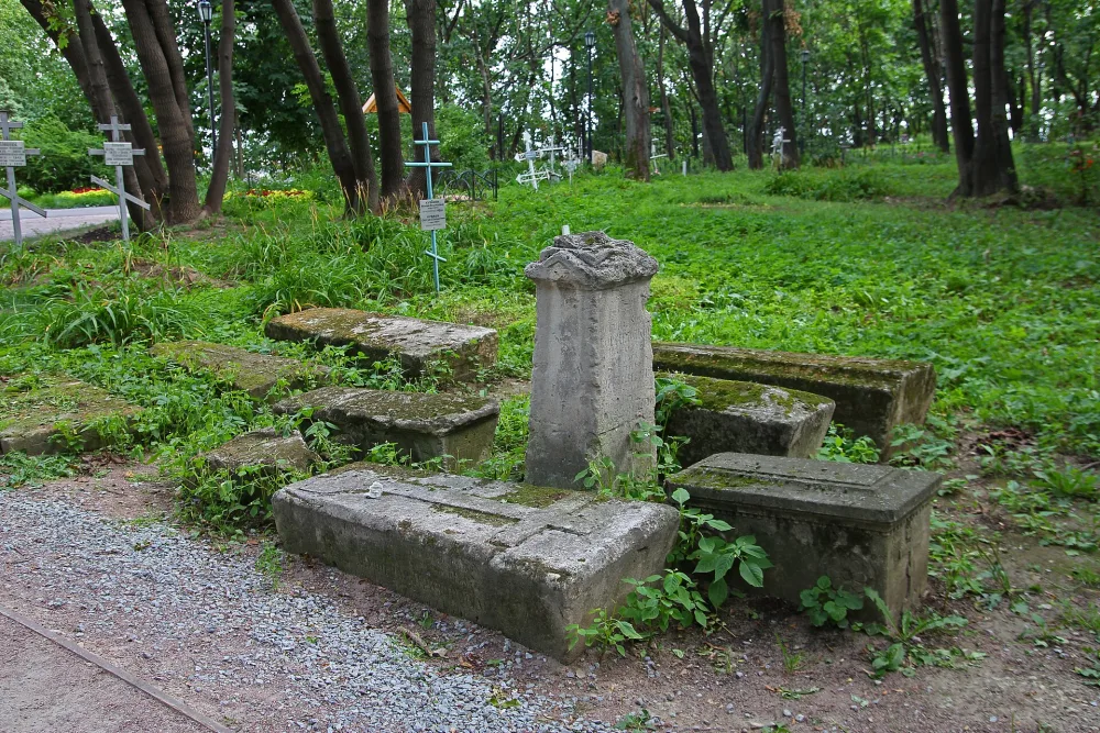 Кладбище при церкви Иоанна Предтечи в Дьяково (Нагатинский Затон)
