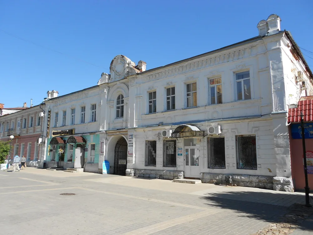 Здание гостиницы «Петербуржские номера», в которой в конце ХIХ в. останавливался писатель, лауреат Нобелевской премии по литературе И.А. Бунин