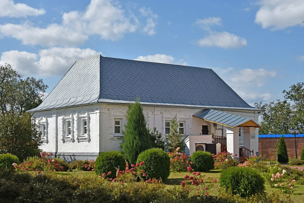 Корпус настоятельский