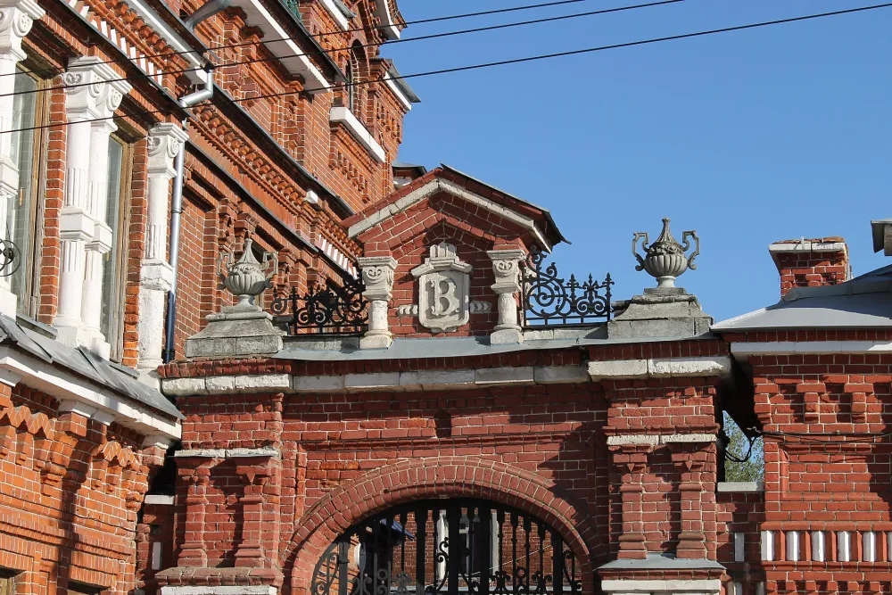 Красноармейская улица 6, Западные ворота