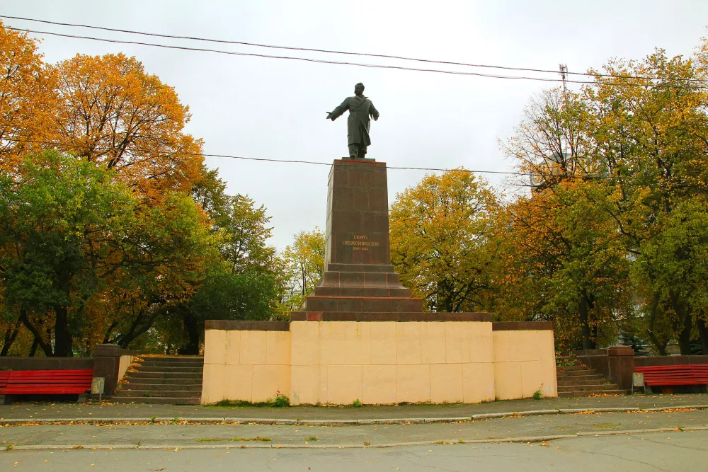 Памятник Г. К. Орджоникидзе