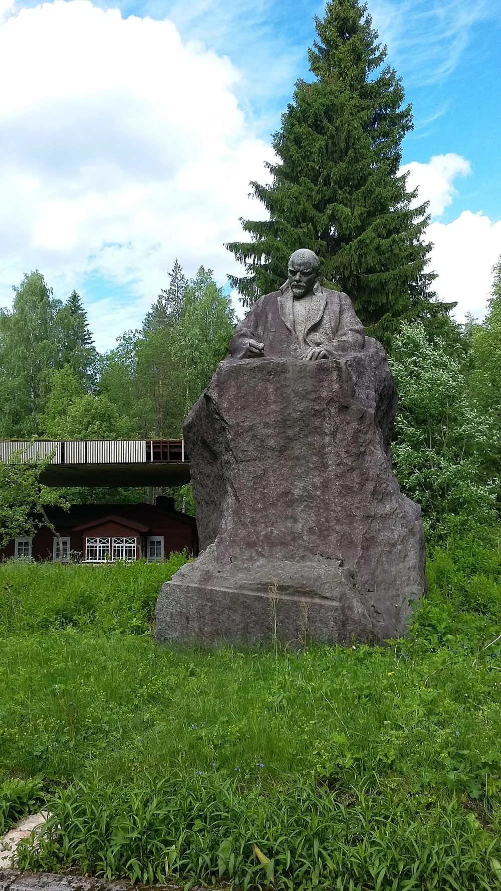 Памятник В.И. Ленину (Ильичёво)