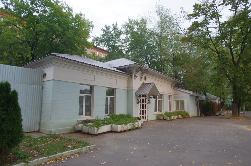 Вокзал Серебрянный Бор