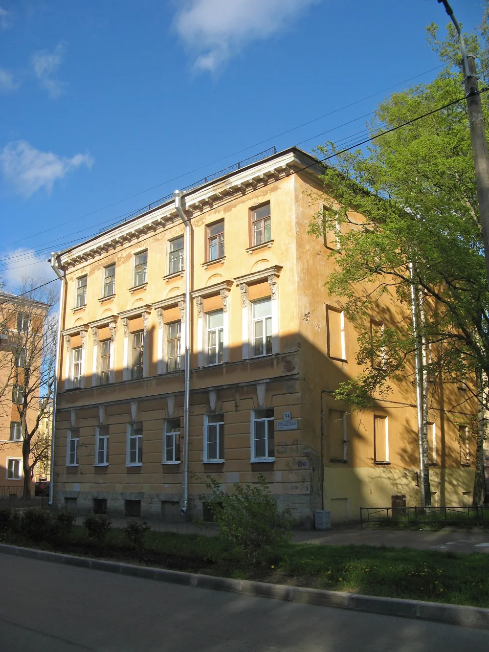 Жилой дом (Кронштадт)