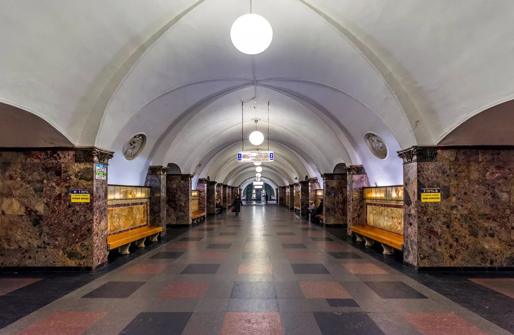 Перронный зал метро Динамо