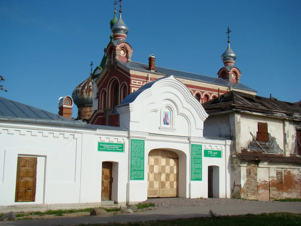 Южные ворота с приворотной (Старая Ладога)