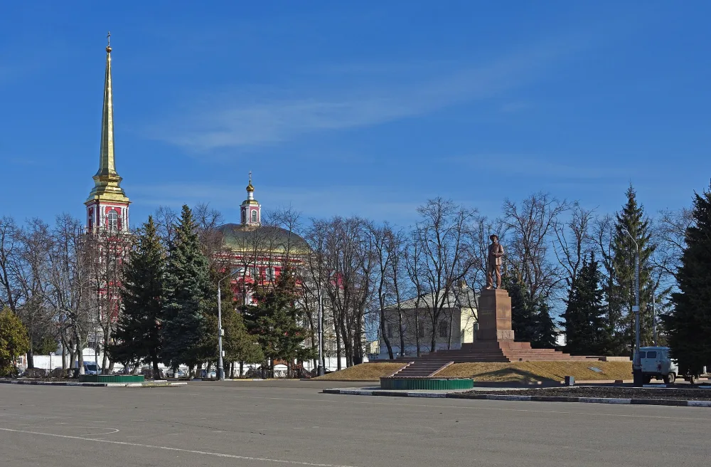 Памятник И.В. Мичурину (Мичуринск)