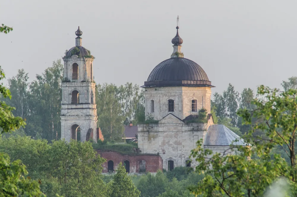 Преображенская церковь с живописью (Холохольня)