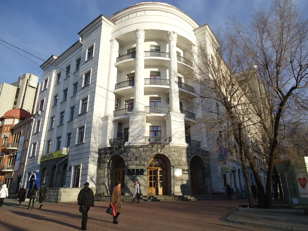 Главдальстрой (гостиница Дальлеспрома) (Хабаровск)