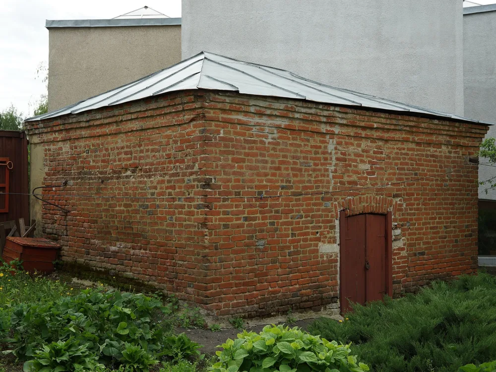 Сарай с погребом