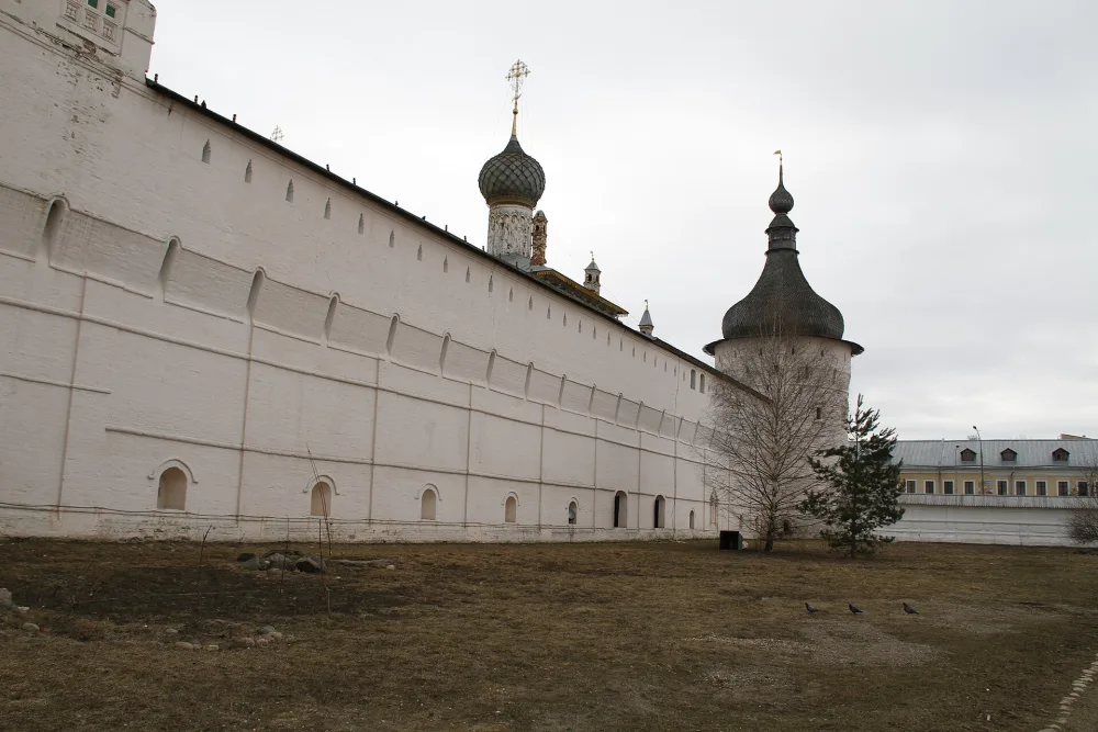 Западное прясло северной крепостной стены (Ростов)