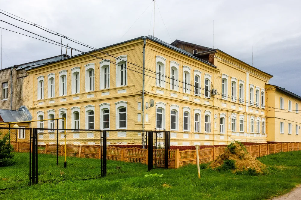 Здание уездной земской управы. Дом, в котором с 1918 г. находился уездный Совет крестьянских депутатов (Курмыш)