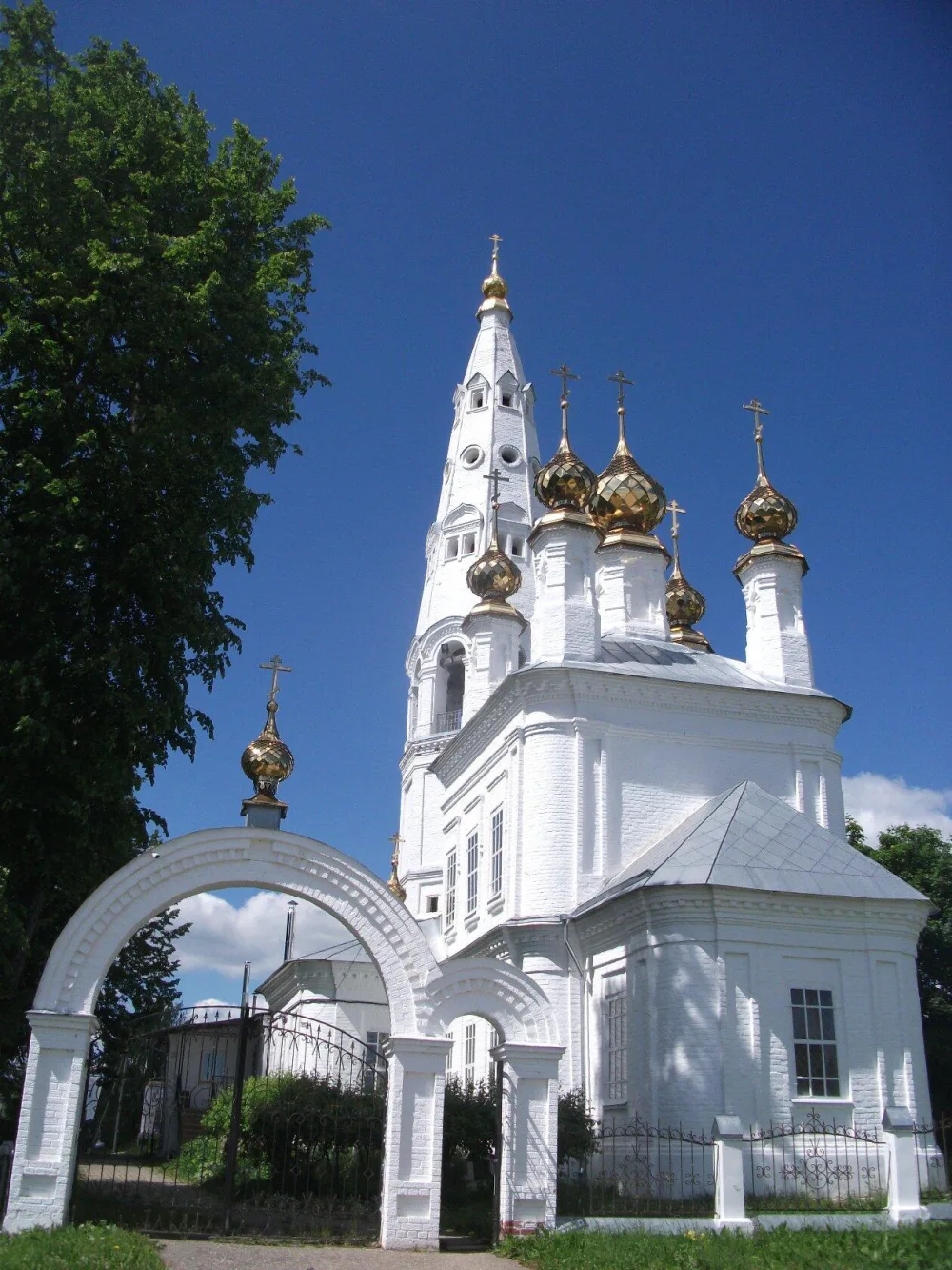 Церковь Рождества Богородицы с интерьером (Михайловское)