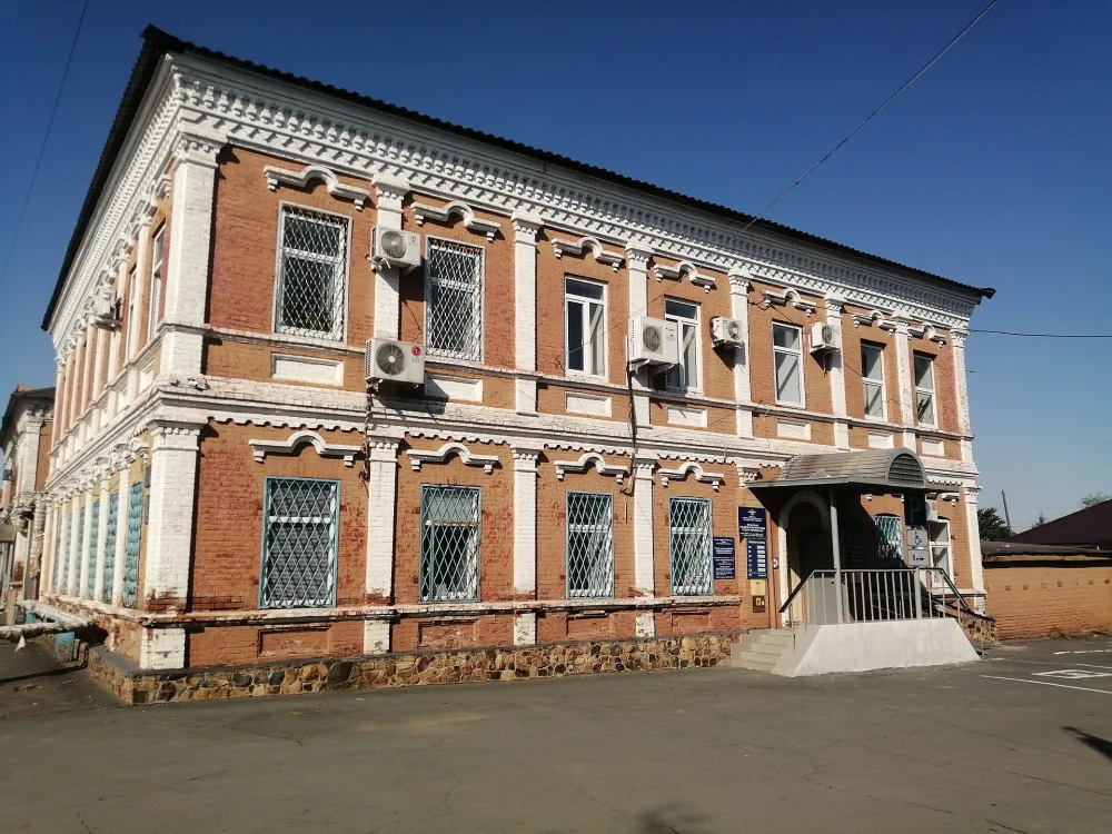 Здание, где в июле 1918 г. размещался уездный исполком Совета рабочих, солдатских, крестьянских и казачьих депутатов I созыва