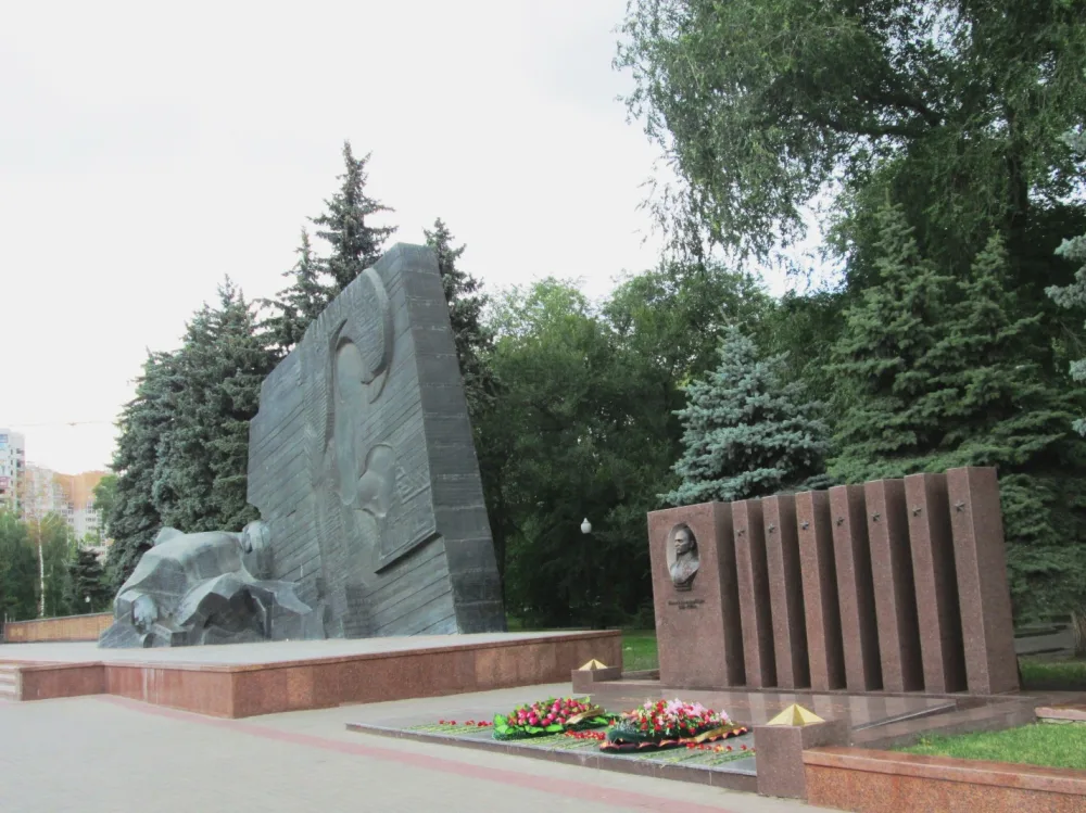 Памятник Славы