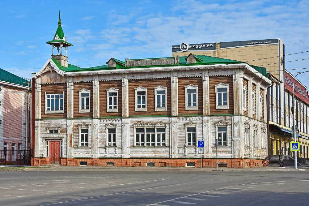 улица Пушкина 60, Казённая женская гимназия с домовой церковью