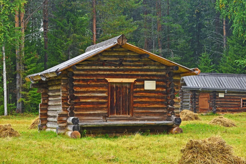Амбар зерновой Е.А. Морозовой (Малые Корелы)