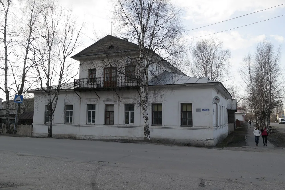 Дом Зводского