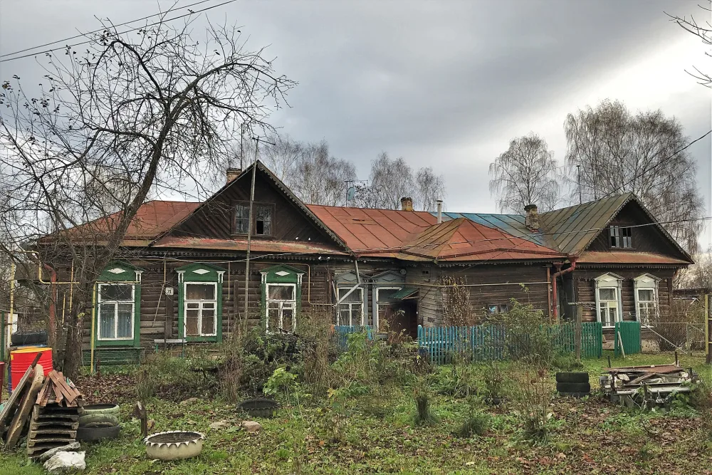 Жилой дом для учителей (Вятское)